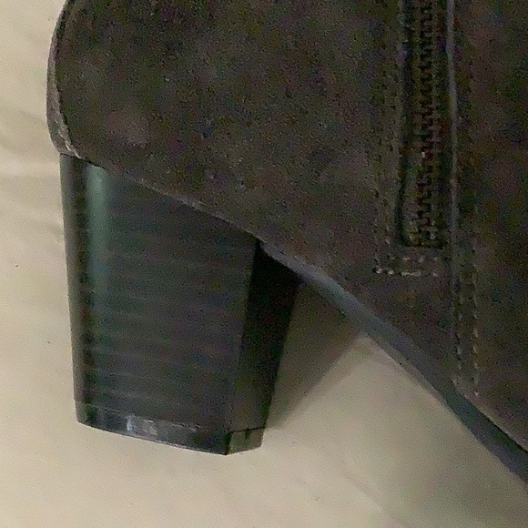 Vionic, suede bootie - Picture 4 of 4